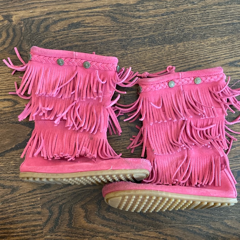 Minnetonka Kids Pink Fringe Moccasin Boots